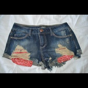 DENIM SHORTS