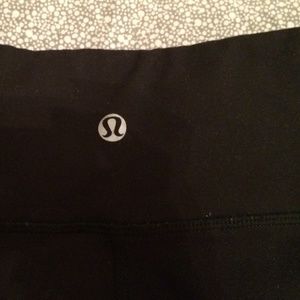 Black lulu lemon leggings