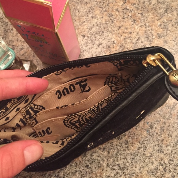 JUICY COUTURE BUNDLE ! - Picture 3 of 4