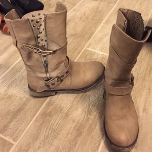 Breckelles grey studded boots women's size 9