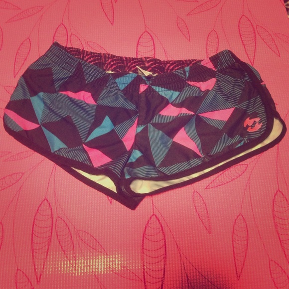 BEACH SHORTS
