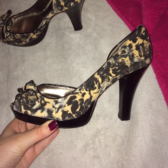 Peep toe heels