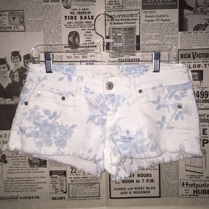 American Eagle White Blue Floral Short Shorts