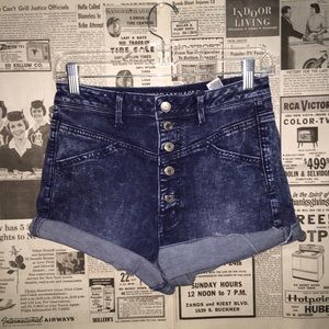 American Eagle High-Waisted Fitted Shorts