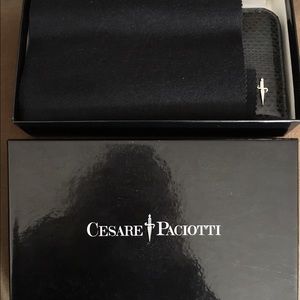 NIB Cesare Paciotti gray snakeskin long zip wallet
