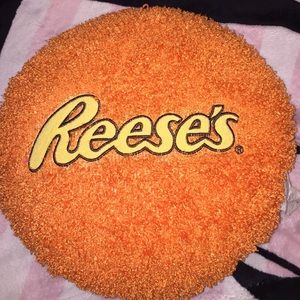 Reese's pillow
