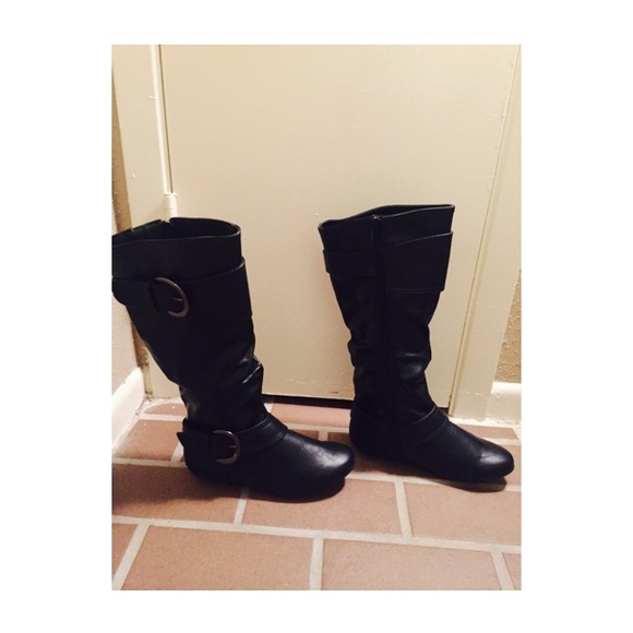 faux leather boots - Picture 2 of 3