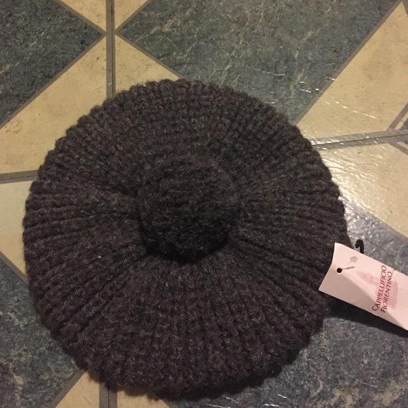 Cute beanie/italian barrette