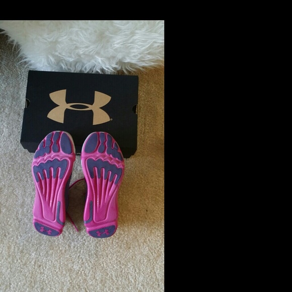 NWB underarmour Speedform Apollo - Picture 2 of 3