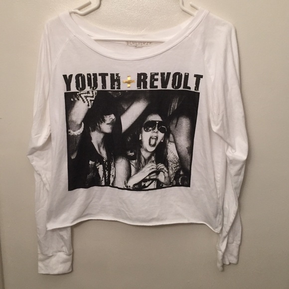 Graphic long sleeve crop top