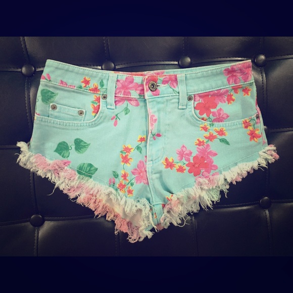 LF carmar denim floral shorts.