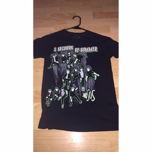 Hot Topic "5 Seconds Of Summer" Tee Shirt