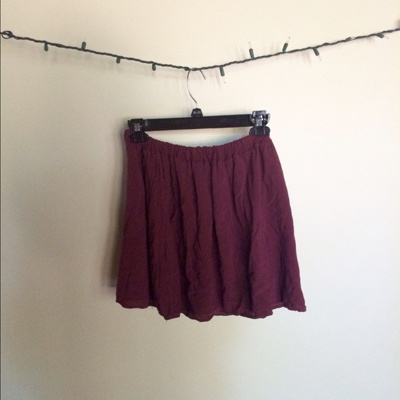 SOLD Brandy Melville maroon skirt - Picture 3 of 4