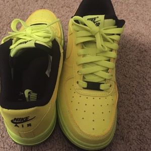 Nike Air Force Neon