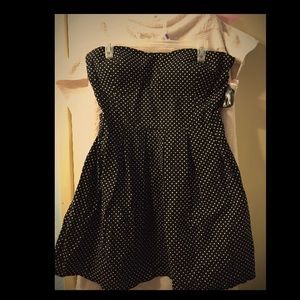 Rockabilly polka dot strapless dress