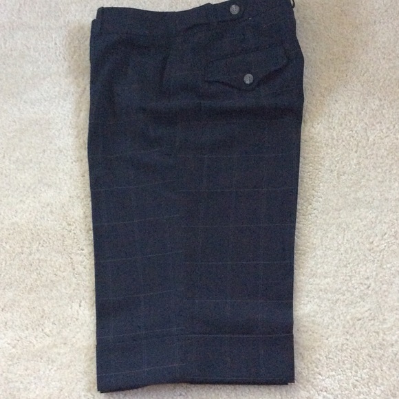 Bermuda shorts - Picture 1 of 3