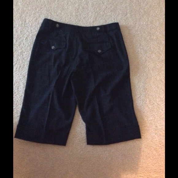 Bermuda shorts - Picture 3 of 3