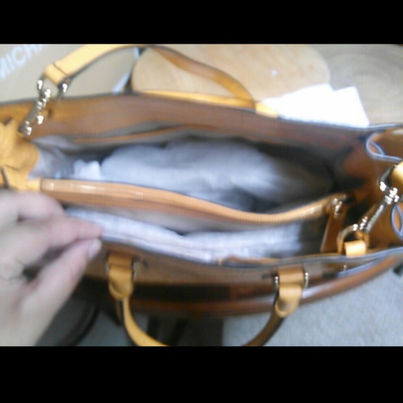 Sold - Picture 3 of 3