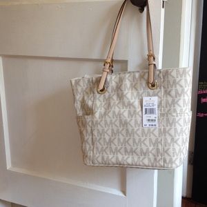 BRAND NEW Michael Kors Signature Jet Set Tote