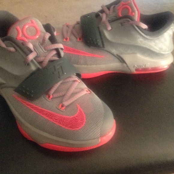 Nike Shoes - Pink and gray kd's