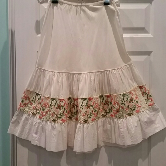 VINTAGE HAND EMBROIDERED COTTAGECORE PRAIRIE TIERED MIDI SKIRT