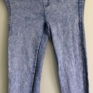 Very stretchy blue jean jeggings