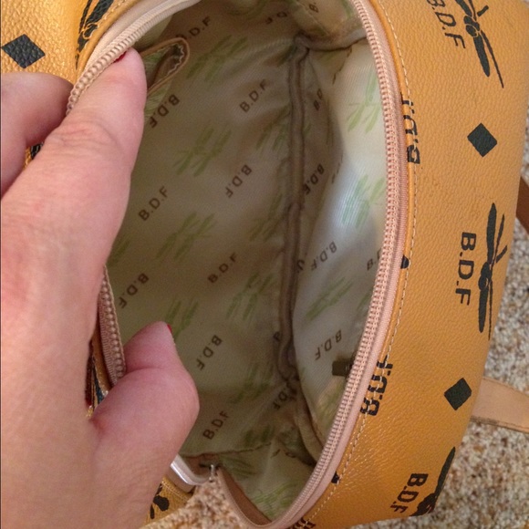 Square handbag - Picture 4 of 4