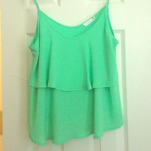 Tiered Top with Adjustable Straps Bundle