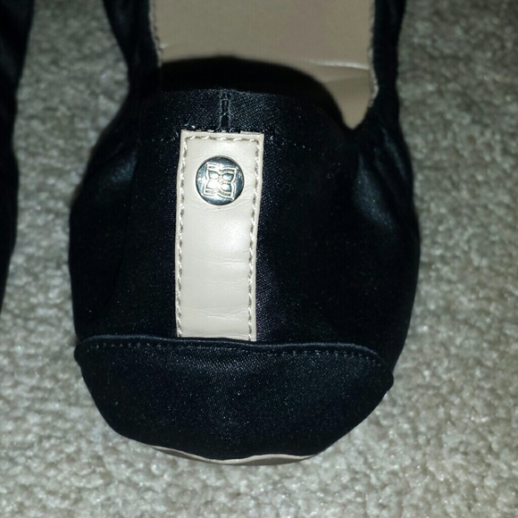 Bcbg Max Azria Kylie Flats - Picture 2 of 4