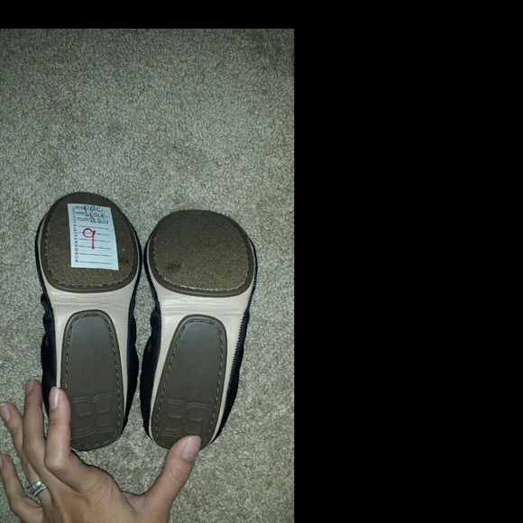 Bcbg Max Azria Kylie Flats - Picture 3 of 4