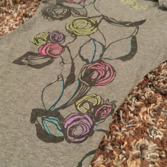 T-shirt - Picture 2 of 3