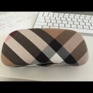 Burberry sunglasses case (new)