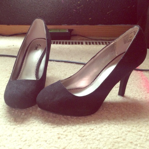 Fioni black high heels