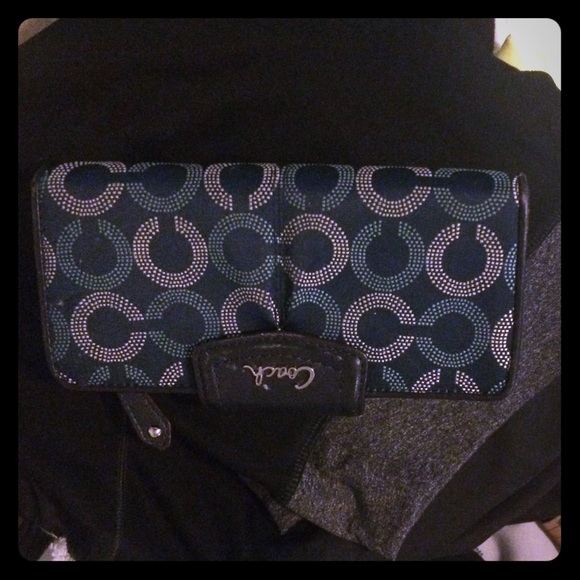AUTHENTIC coach wallet
