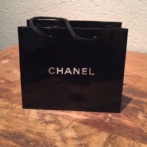 CHANEL Gift bag