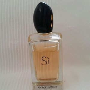 Giorgio Armani Si Parfums spray