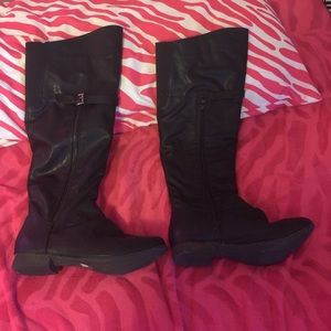 Black riding boots