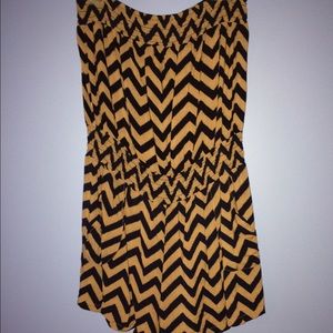 Sleeveless romper with pockets