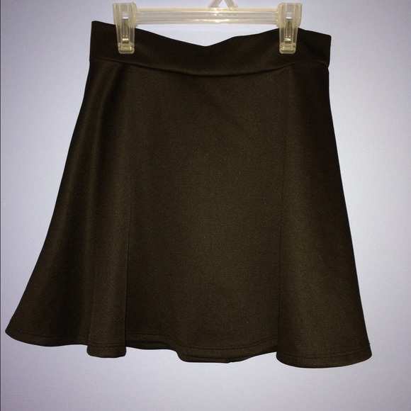Black skater skirt
