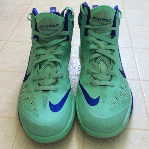 Basketball sneakers