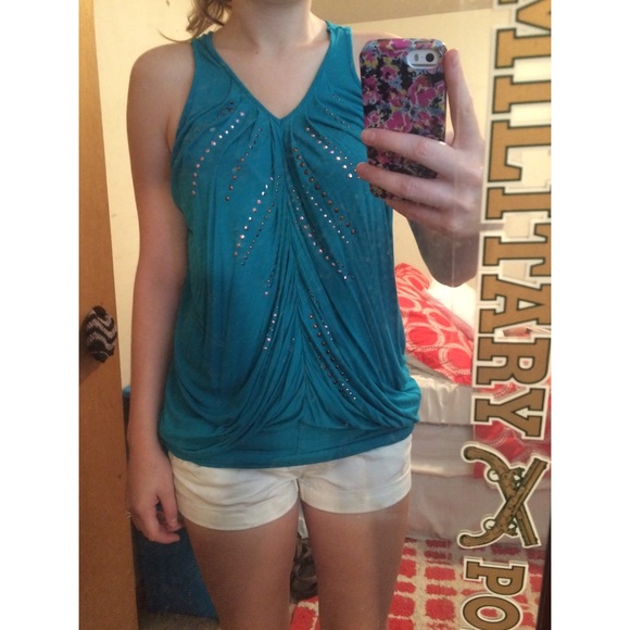 Flowy Tank