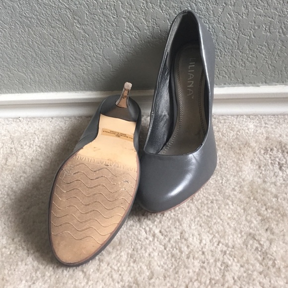 Grey pumps - Picture 2 of 3
