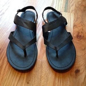 Black strap sandals!