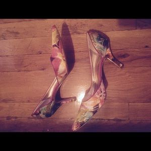 Vintage Anne Klein Stiletto floral mini heel