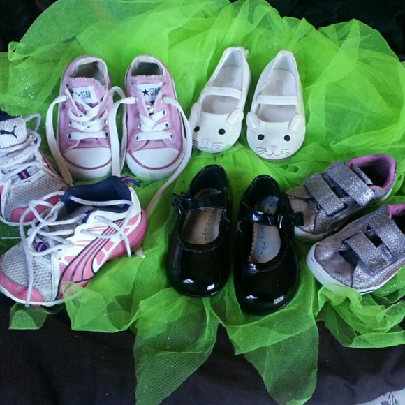 5 pairs of baby girl shoes 4T & 5T. Lot of shoes.