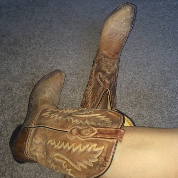 Brown Old West snip toe cowboy boots