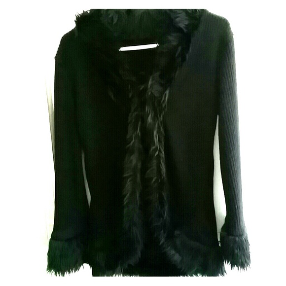 Fun. Faux fur Sweater. Size Small.