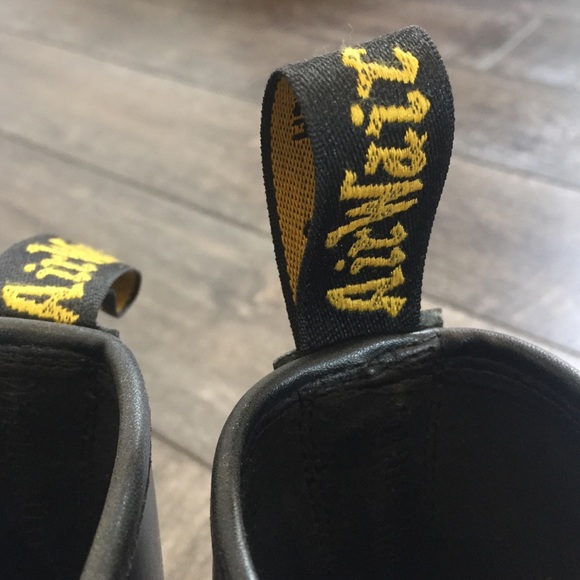 🚫SOLD🚫 THE ORIGINAL // Doc Marten Combat Boots - Picture 2 of 4