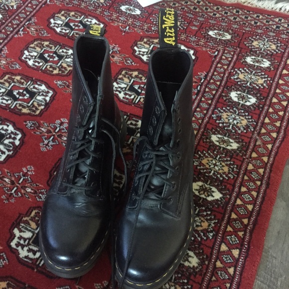 🚫SOLD🚫 THE ORIGINAL // Doc Marten Combat Boots - Picture 4 of 4