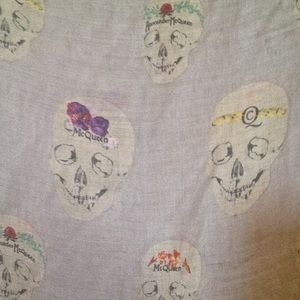 Alexander McQueen skull pattern scarf